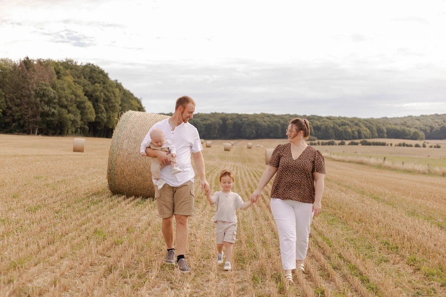 Séance de famille dans les champs à Buzancy