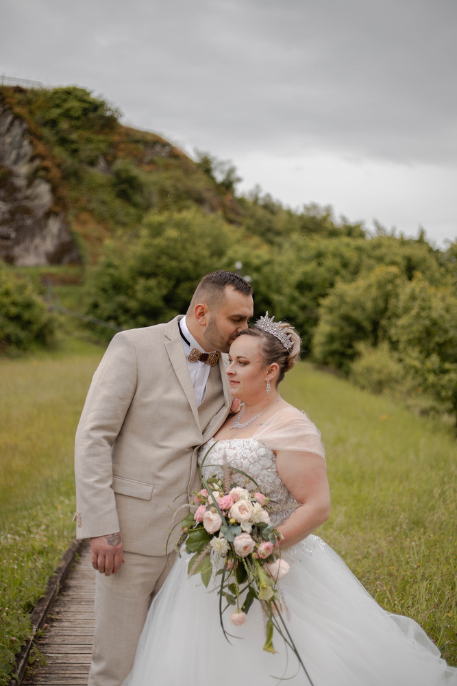 Photos de couple de mariage aux 4 fils Aymont à Bogny sur Meuse, Ardennes